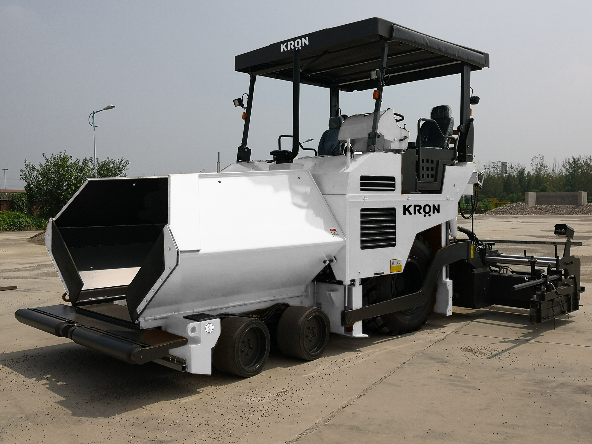 Asphalt paver KRÖN P6000