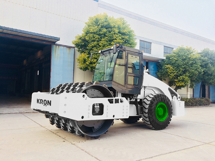 Road roller (soil) KRON SC14