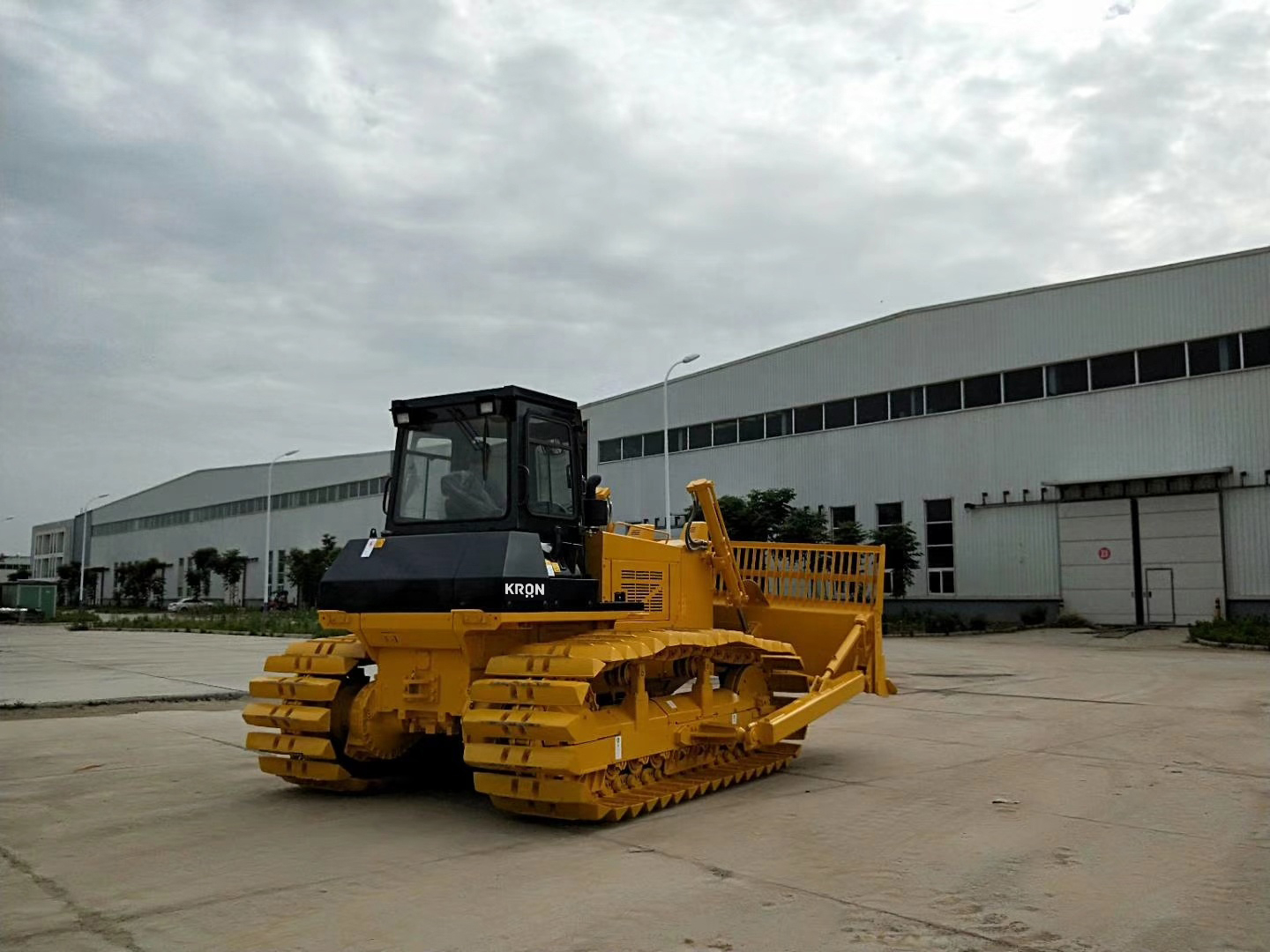 Crawler bulldozer KRON D17S